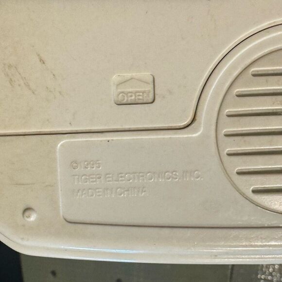 Wheel Of Fortune Handheld Game Vintage 1995 Tiger Electronics WORKS! - Picture 9 of 13